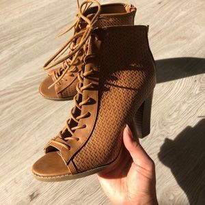BNWOT Camel Brown Tan Peep Toe Heels Booties 6.5